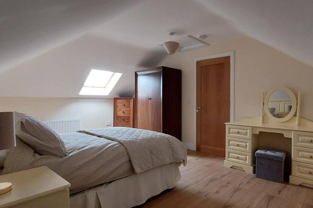 Modern Countryside Apartment Killmallock Lodge إينيسكورثي المظهر الخارجي الصورة